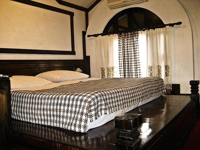 Hotel Restaurant Bujtina E Gjelit Tirana Room photo
